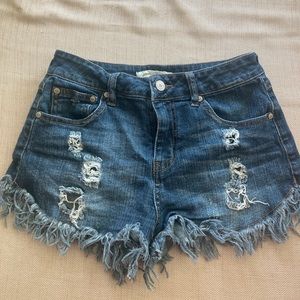 Altar’d State Ripped Shorts Size 26